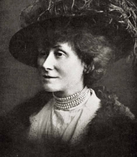 Julia Wallace